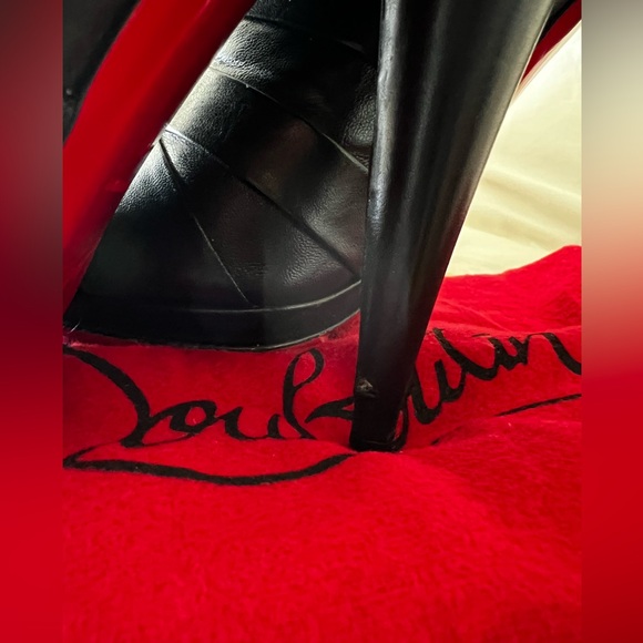 *SOLD*Christian Louboutin Drapicone Leather Heels 👠 - Picture 2 of 13